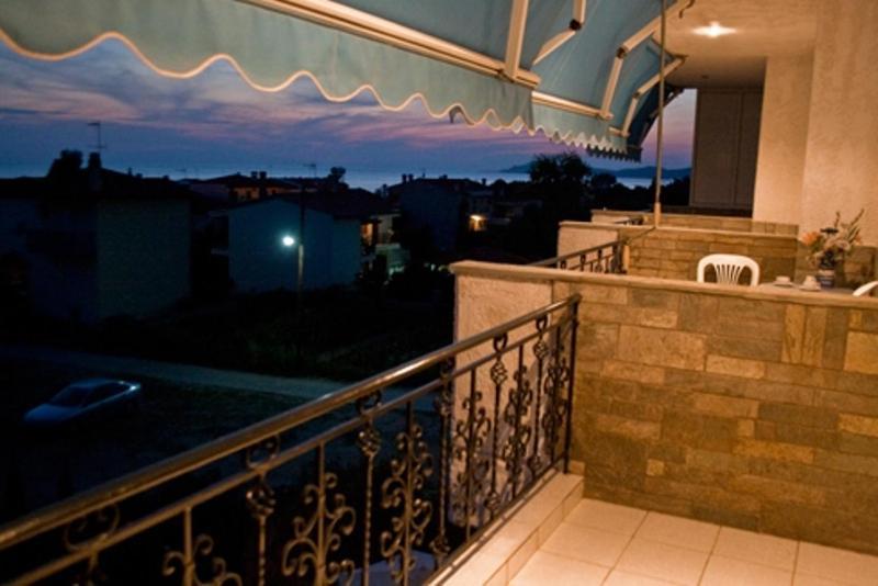 Galini Sea View Apartments Chalkidiki Néa Szkióni Kültér fotó